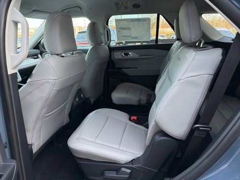 New 2026 Ford Explorer Active image 7