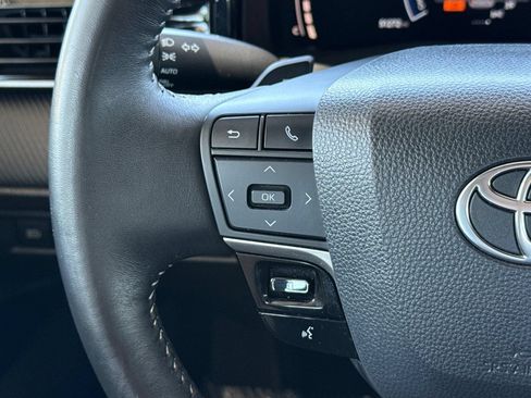 Used 2025 Toyota Camry SE FWD image 34