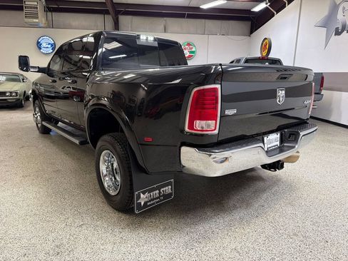 Used 2018 RAM 3500 Laramie w/ Convenience Group AWD/4WD image 5