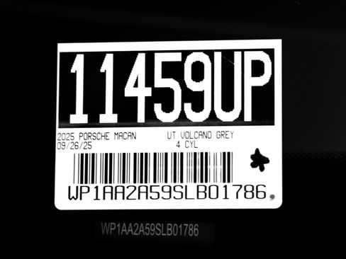 Used 2025 Porsche Macan image 29