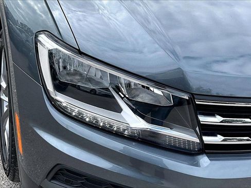 Certified 2020 Volkswagen Tiguan SE image 12