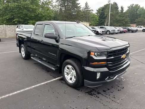 Used 2018 Chevrolet Silverado 1500 LT w/ All Star Edition AWD/4WD image 4