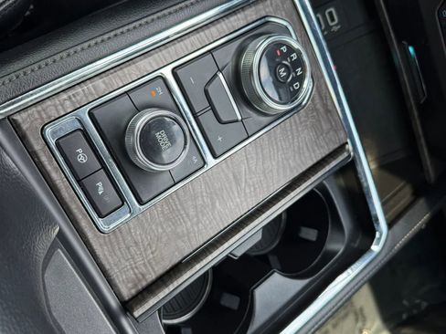 Used 2019 Ford Expedition Limited w/ Equipment Group 301A image 18