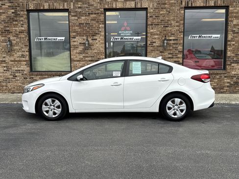 Used 2018 Kia Forte LX image 2