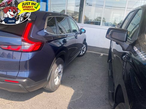 Used 2025 Honda CR-V LX image 4
