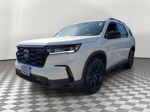 Used 2025 Honda Pilot Black Edition image 3