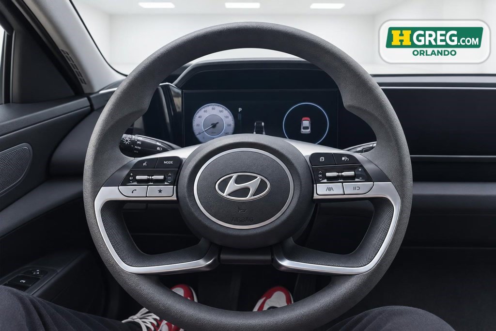 Used 2024 Hyundai Elantra SEL FWD image 8