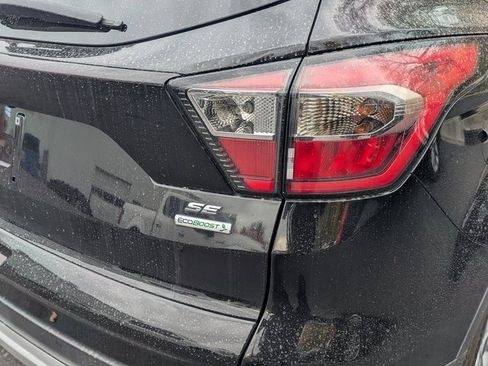 Used 2017 Ford Escape SE w/ Equipment Group 201A image 6