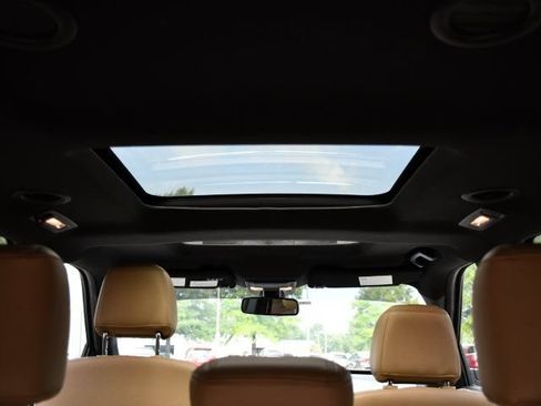 Used 2017 Ford Explorer Limited w/ Equipment Group 301A AWD/4WD image 31
