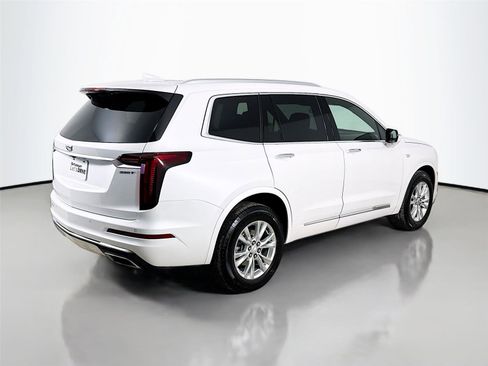 Used 2023 Cadillac XT6 Luxury image 9