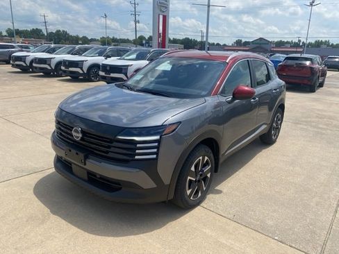 New 2025 Nissan Kicks SV w/ SV Premium Package image 2