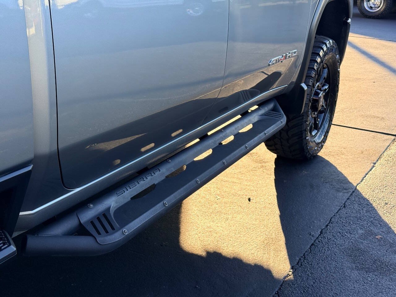 Used 2024 GMC Sierra 2500 AT4 w/ Technology Package AWD/4WD image 15