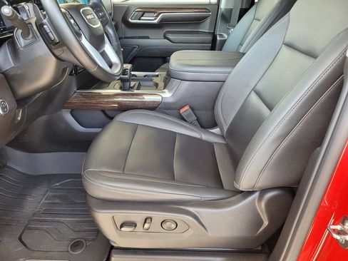 Used 2024 GMC Sierra 1500 Elevation w/ Elevation Premium Package AWD/4WD image 10