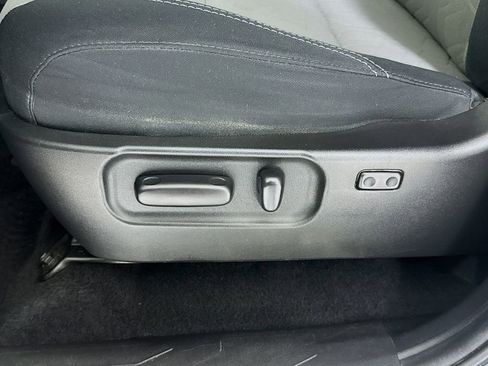 Used 2021 Toyota Tacoma TRD Sport image 17