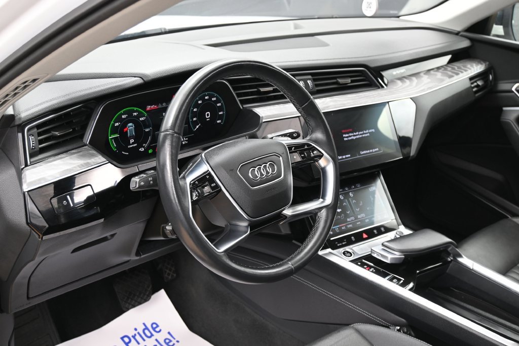 Used 2024 Audi Q8 e-tron Premium Plus w/ Premium Plus Package AWD/4WD image 19