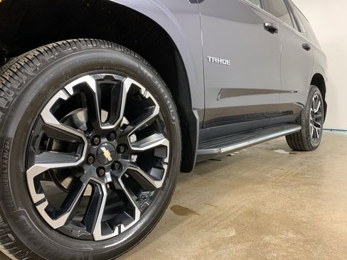 Used 2022 Chevrolet Tahoe LT w/ Luxury Package image 2