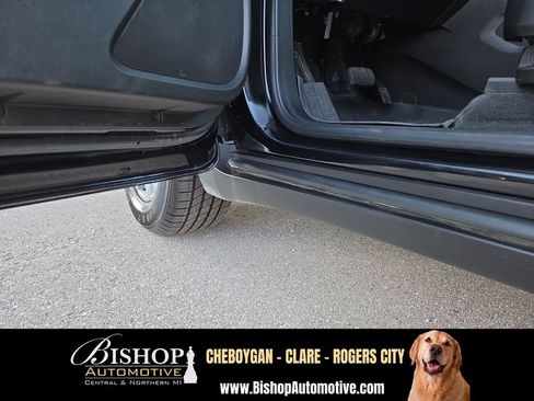 Used 2023 Chevrolet Traverse LT w/ LPO, Floor Liner Package AWD/4WD image 21