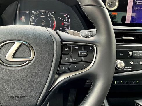 Used 2024 Lexus ES 350 w/ Premium Package FWD image 29