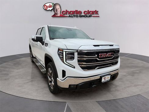 New 2025 GMC Sierra 1500 SLT image 7