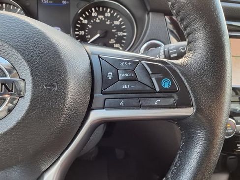 Used 2020 Nissan Rogue SL FWD image 16