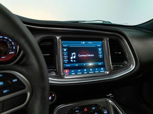 Used 2019 Dodge Challenger SRT Hellcat image 25