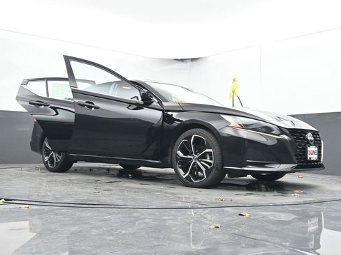 Used 2024 Nissan Altima 2.5 SR image 69