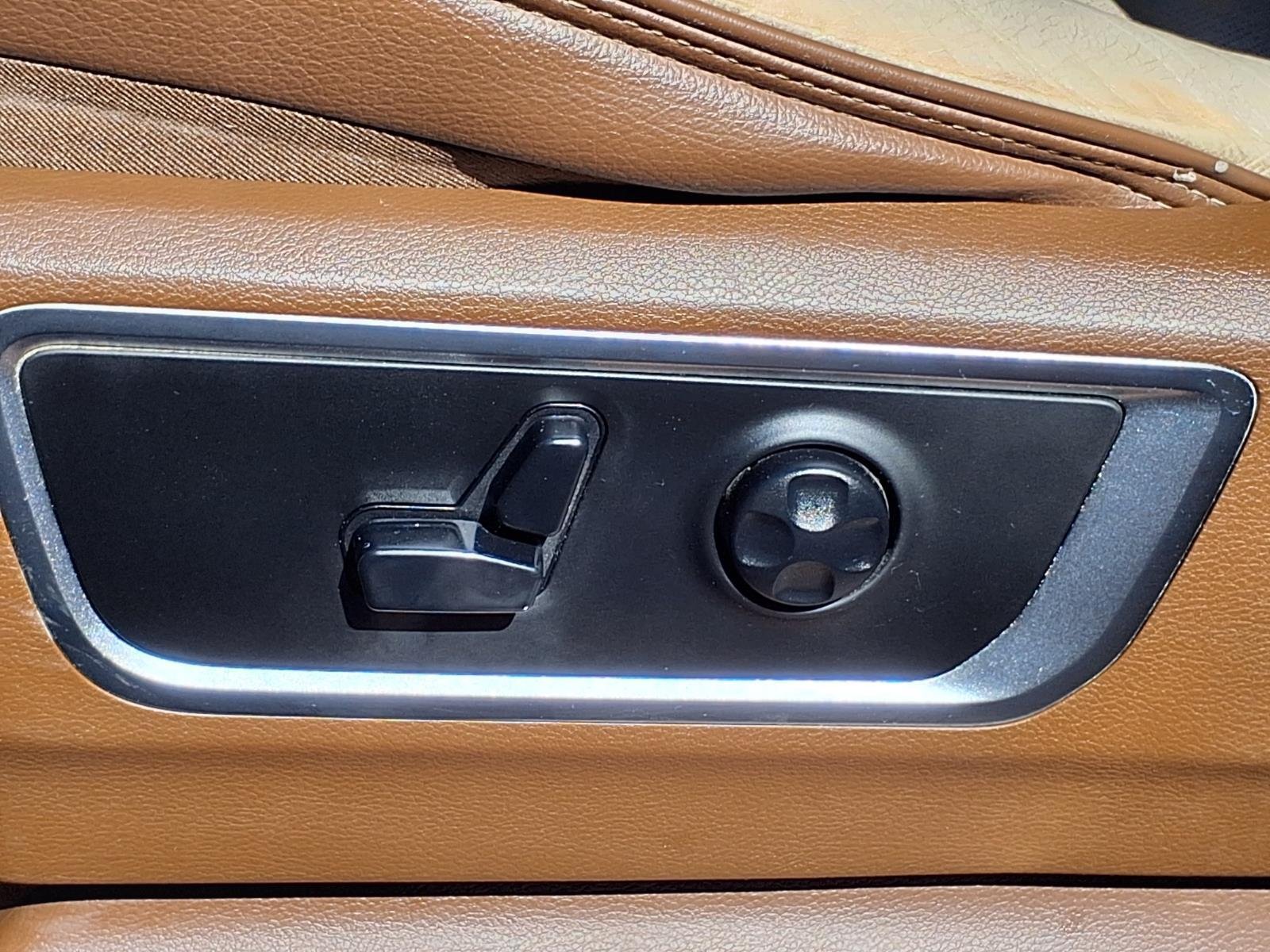 Used 2019 RAM 1500 Laramie AWD/4WD image 4