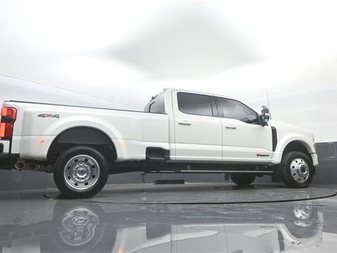 Certified 2025 Ford F450 Platinum image 31