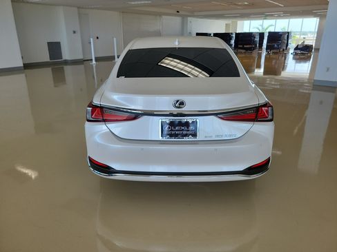 Used 2024 Lexus ES 250 w/ Premium Package AWD/4WD image 7