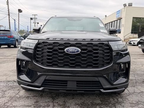 Used 2025 Ford Explorer ST-Line w/ ST-Line Street Pack AWD/4WD image 7