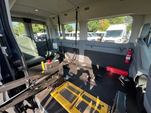 Used 2017 Ford Transit 350 XL image 22