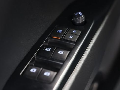 Used 2020 Toyota Camry SE FWD image 18
