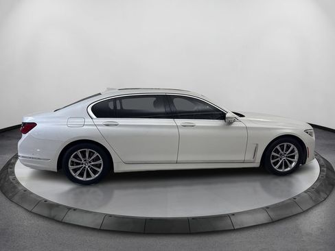 Used 2020 BMW 740i w/ Cold Weather Package RWD image 4