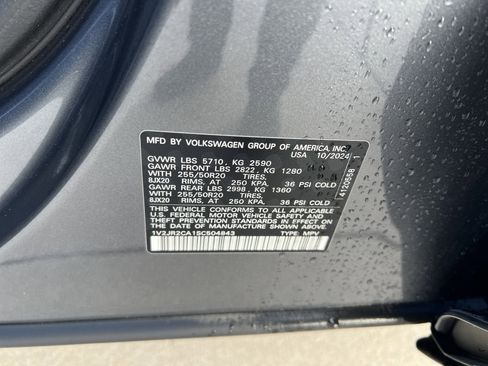 Certified 2025 Volkswagen Atlas SE image 33