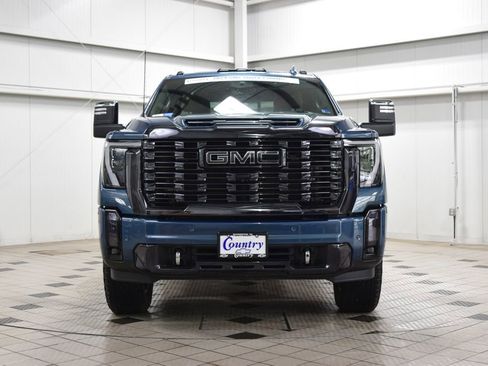 Used 2024 GMC Sierra 2500 Denali Ultimate AWD/4WD image 2