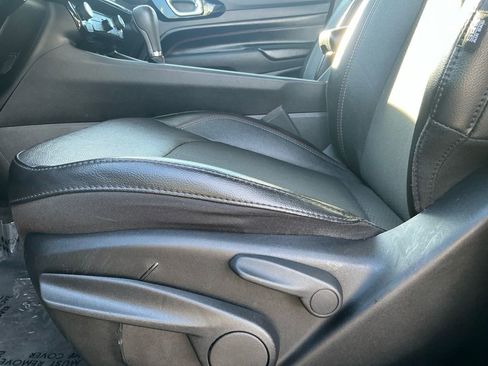 Used 2023 Jeep Compass Trailhawk image 24