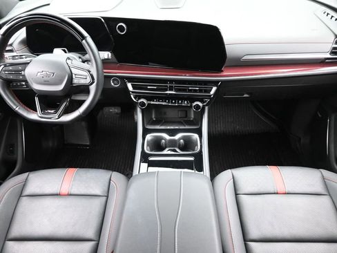 Certified 2024 Chevrolet Traverse RS w/ LPO, Floor Liner Package image 15