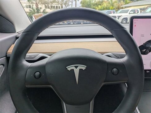 Used 2020 Tesla Model 3 Standard Range Plus image 26