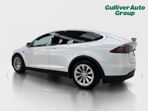 Used 2016 Tesla Model X 75D AWD/4WD image 4
