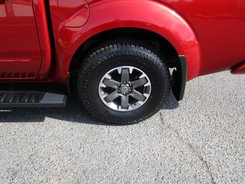 Used 2018 Nissan Frontier SV image 20