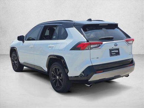 Used 2023 Toyota RAV4 XSE AWD/4WD image 8
