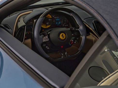 Certified 2025 Ferrari Roma Spider RWD image 40