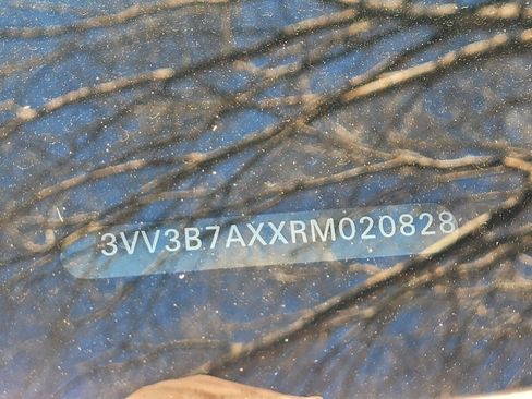 Used 2024 Volkswagen Tiguan SE image 11