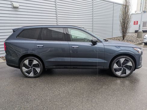 Used 2025 Volvo EX90 Ultra image 2