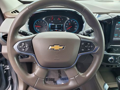 Used 2019 Chevrolet Traverse LT FWD image 15