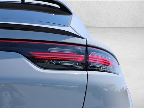 Used 2023 Porsche Cayenne Turbo AWD/4WD image 12