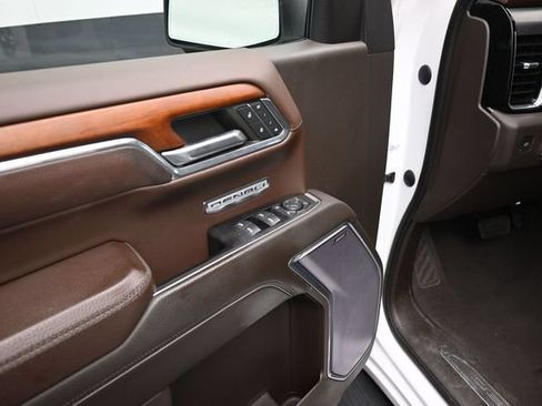 Used 2023 GMC Sierra 1500 Denali w/ Technology Package AWD/4WD image 19