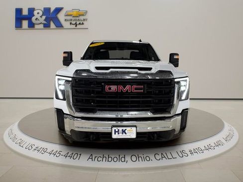 Used 2024 GMC Sierra 2500 Pro w/ Convenience Package image 2
