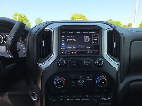Used 2020 Chevrolet Silverado 1500 LT Trail Boss AWD/4WD image 24