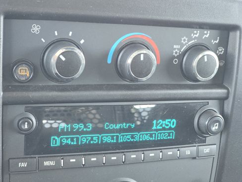 Used 2024 GMC Savana 2500 RWD 2500 135 w/ Driver Convenience Package image 22